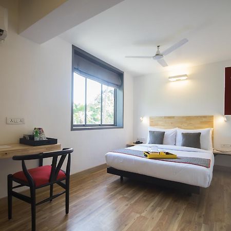 Oyo Townhouse 16 International Airport Hotel Mumbai Ngoại thất bức ảnh