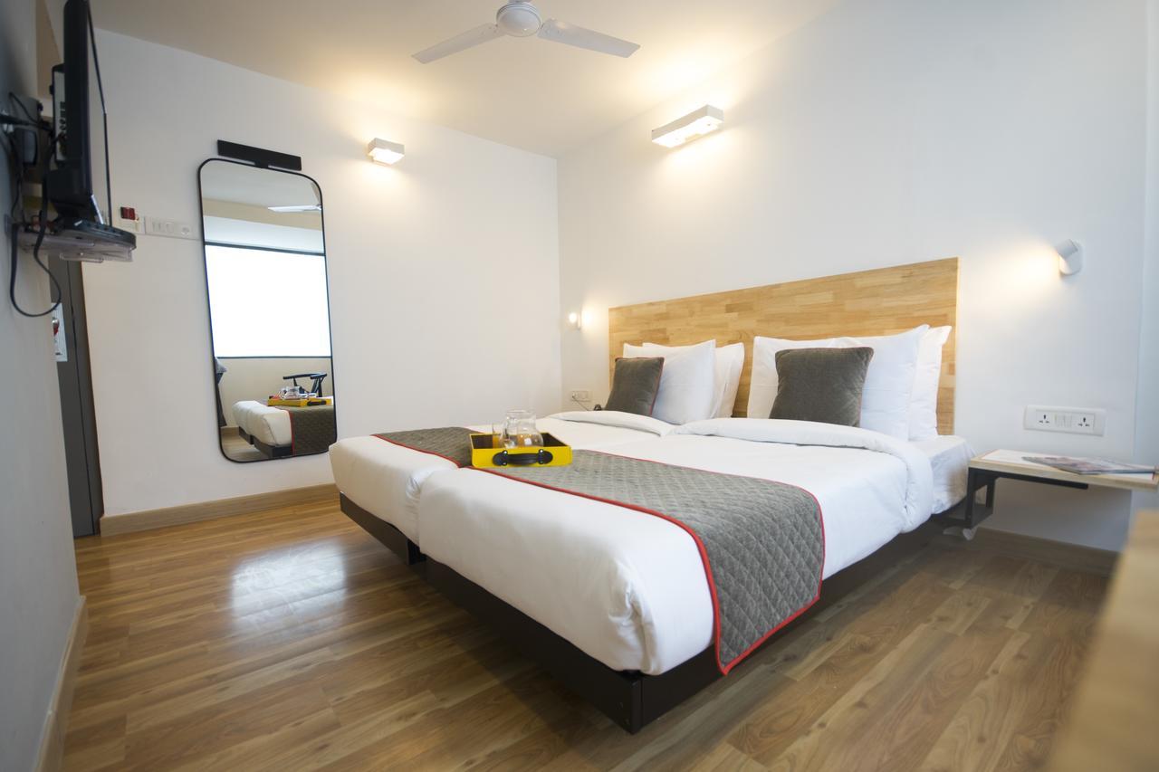 Oyo Townhouse 16 International Airport Hotel Mumbai Ngoại thất bức ảnh