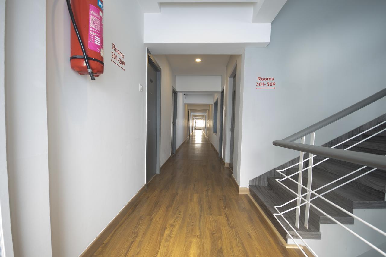 Oyo Townhouse 16 International Airport Hotel Mumbai Ngoại thất bức ảnh