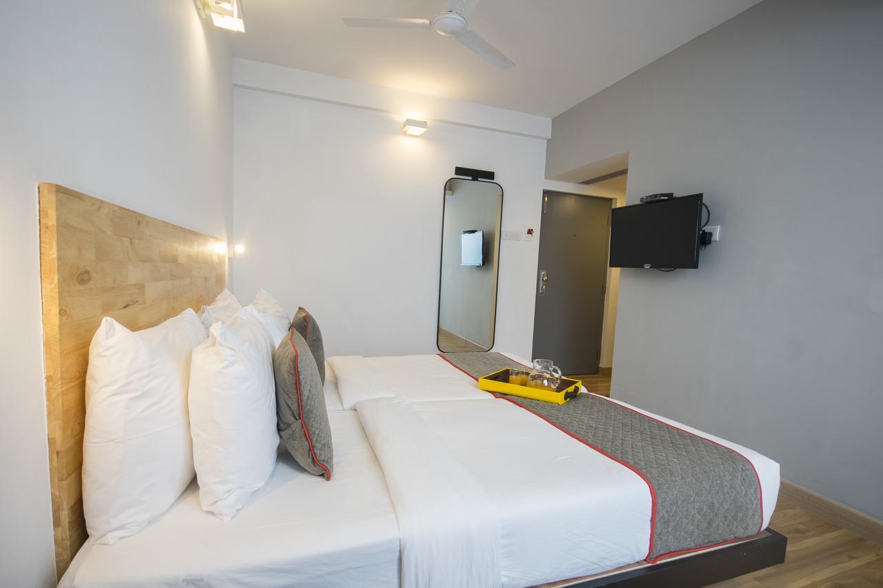 Oyo Townhouse 16 International Airport Hotel Mumbai Ngoại thất bức ảnh